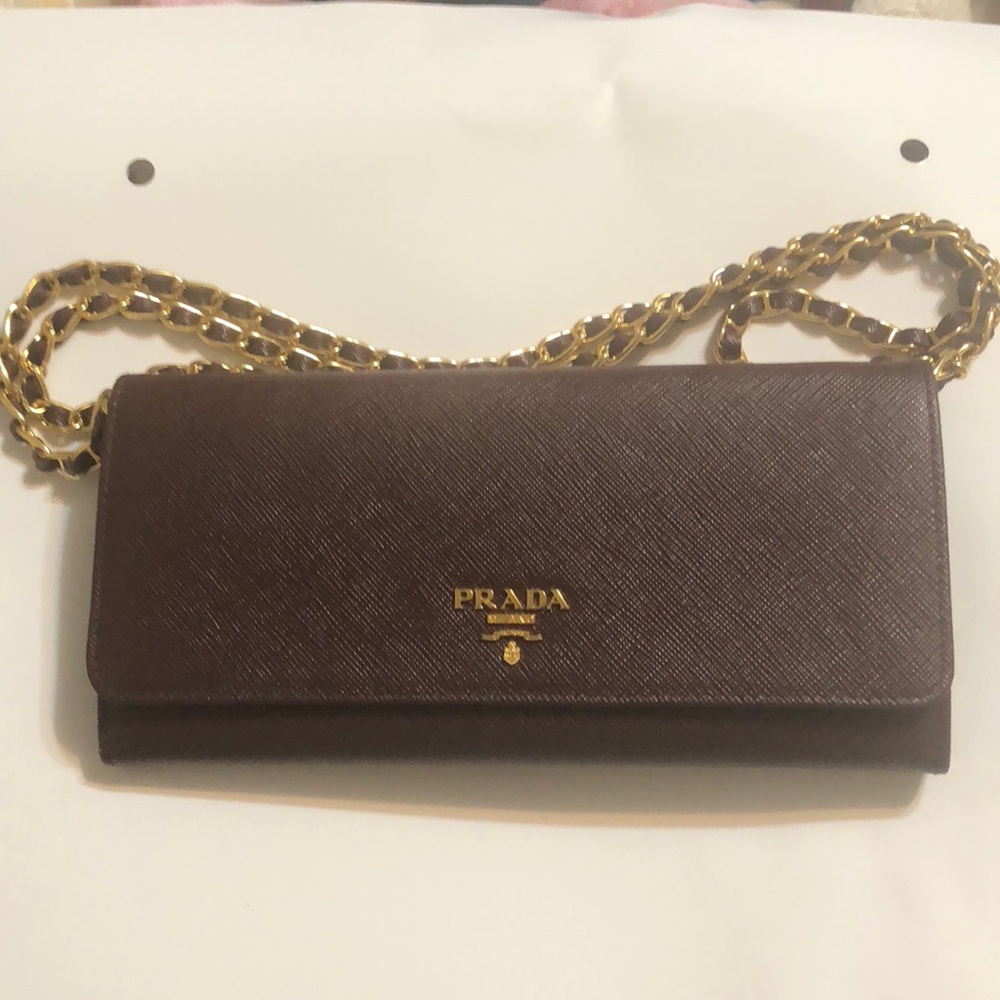 Prada Wallet on Chain